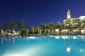 phoca_thumb_l_sea water pool at night with minaret