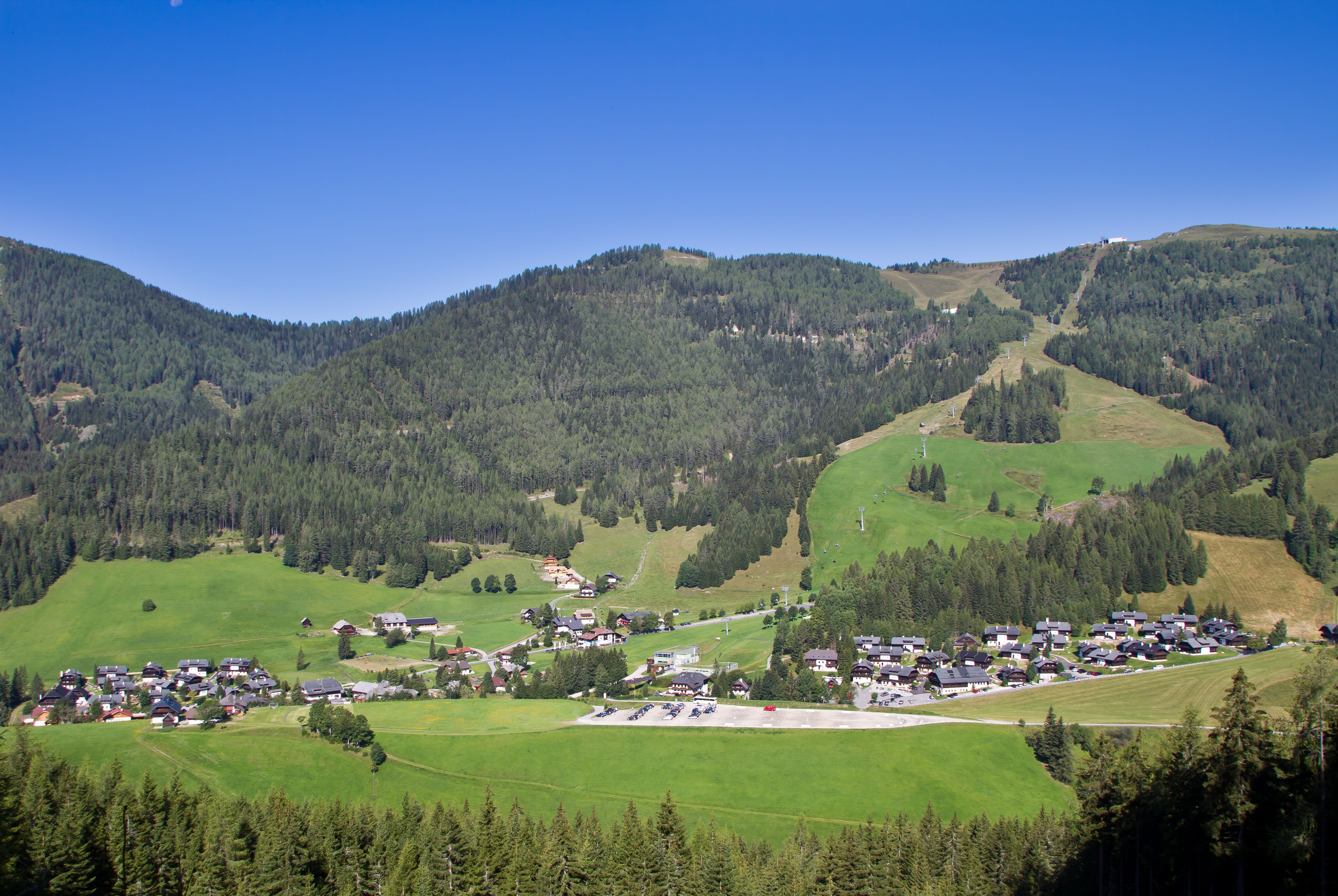 Kirchleitn_Dorfansicht Kleinwild und Grosswild_Sommer