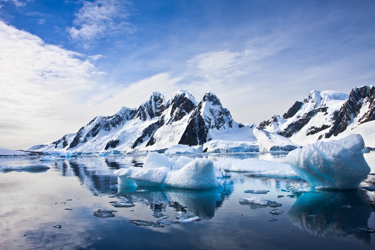 south_pole_beautiful-snowcapped-mountains-000015861787_large